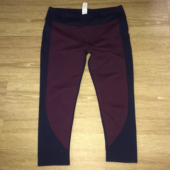 Fabletics Pants - Fabletics colorblocked crop leggings